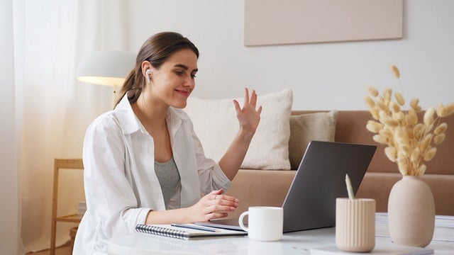 How Technology Helps With Mental Health 1 pexels artem podrez 4492135
