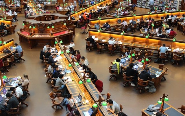 University of Wisconsin-Milwaukee Sheldon B. Lubar School of Business is Looking for Associate / Full Professor Faculty Position 1 pexels pixabay 159775